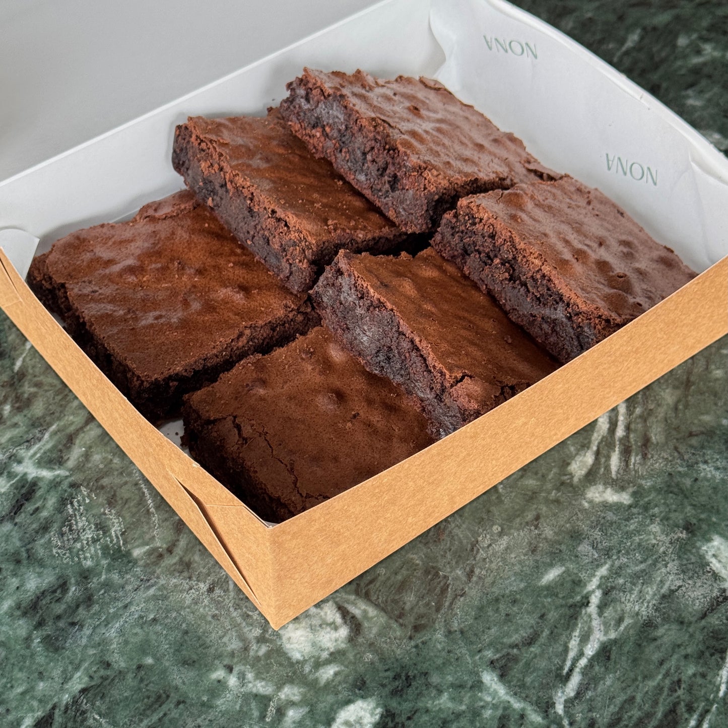 caja brownies x 6