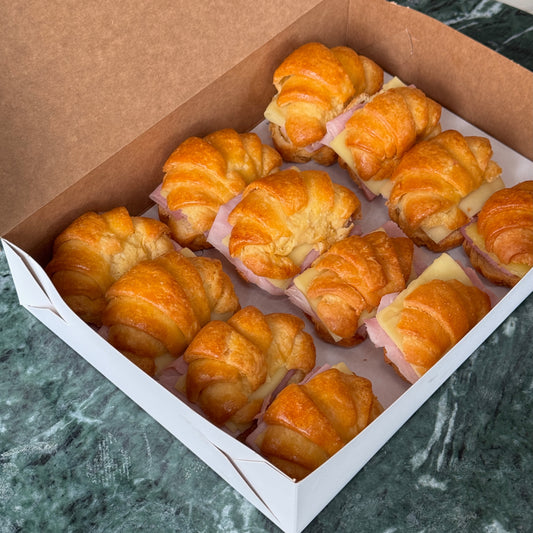 caja medialunas rellenas x 12