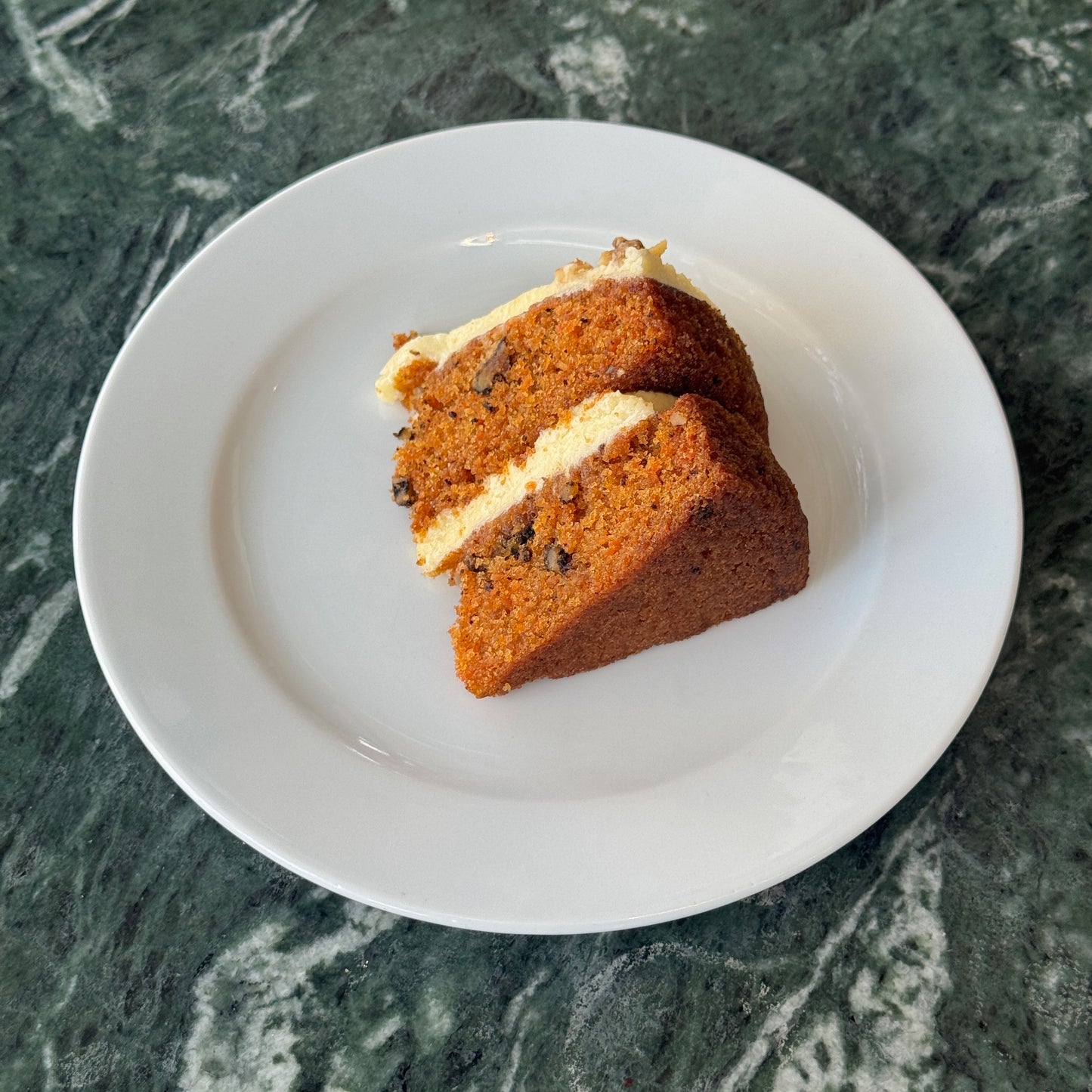 porción carrot cake